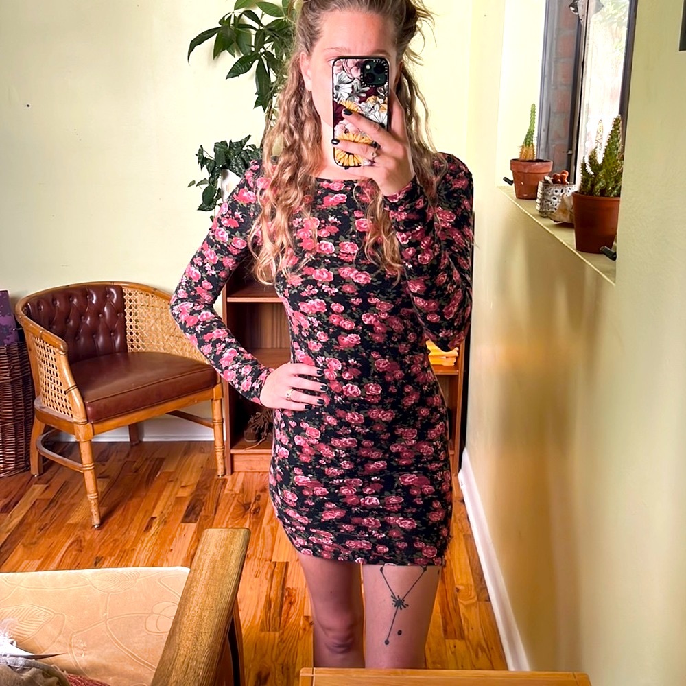 Forever 21 Mod Rose Red and Black Long- Sleeve Dress